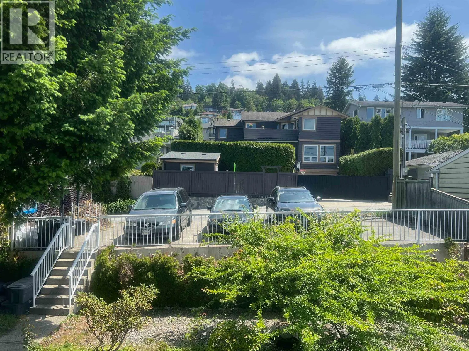 7286 BARNET ROAD