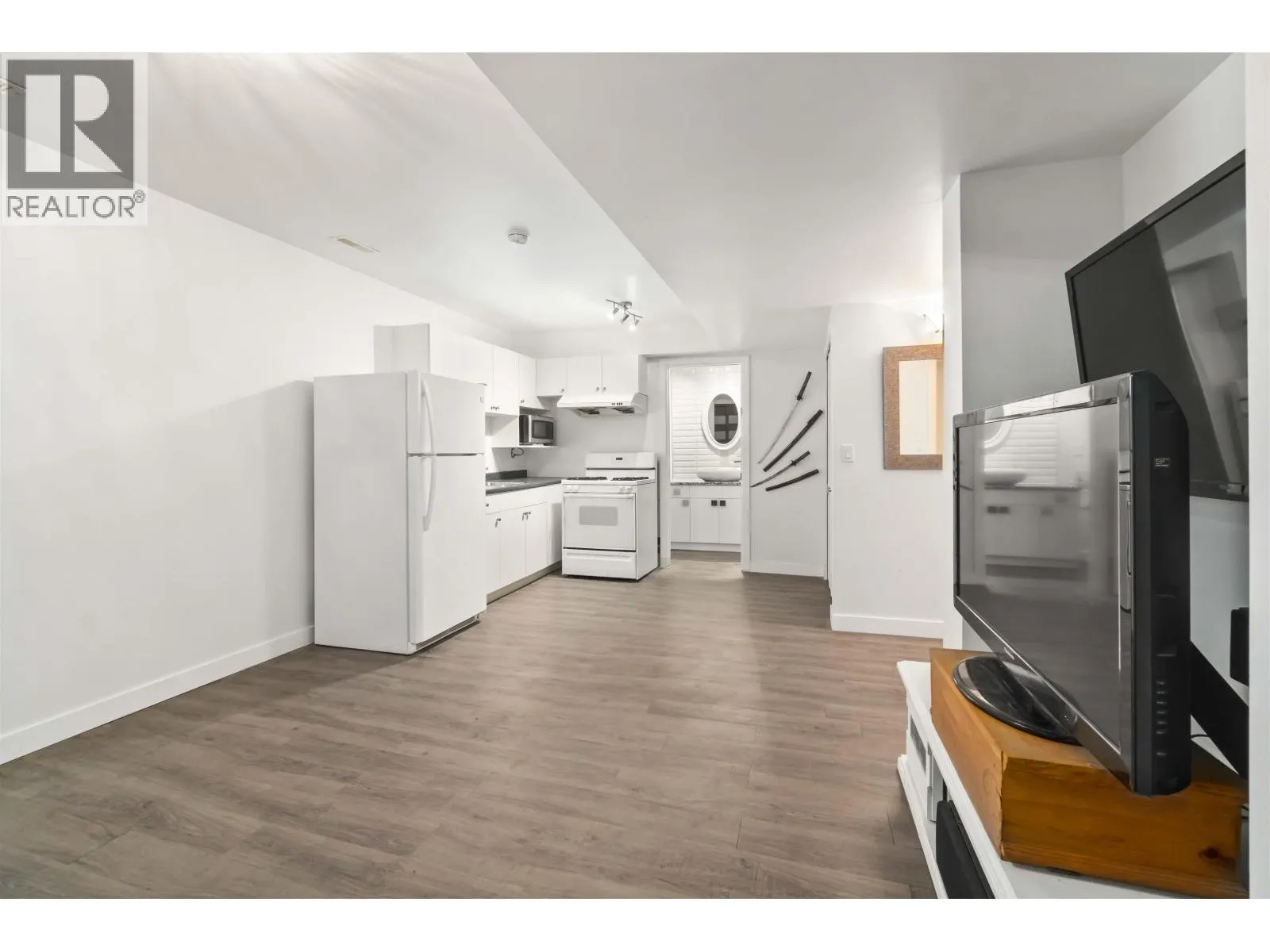 1633 PLATEAU CRESCENT
