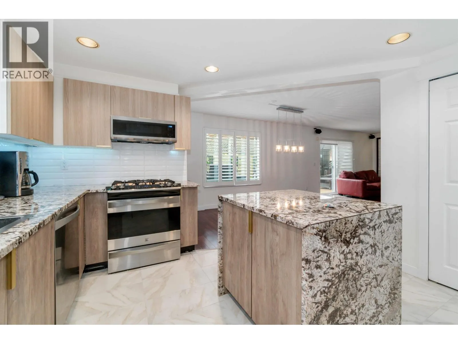 1633 PLATEAU CRESCENT