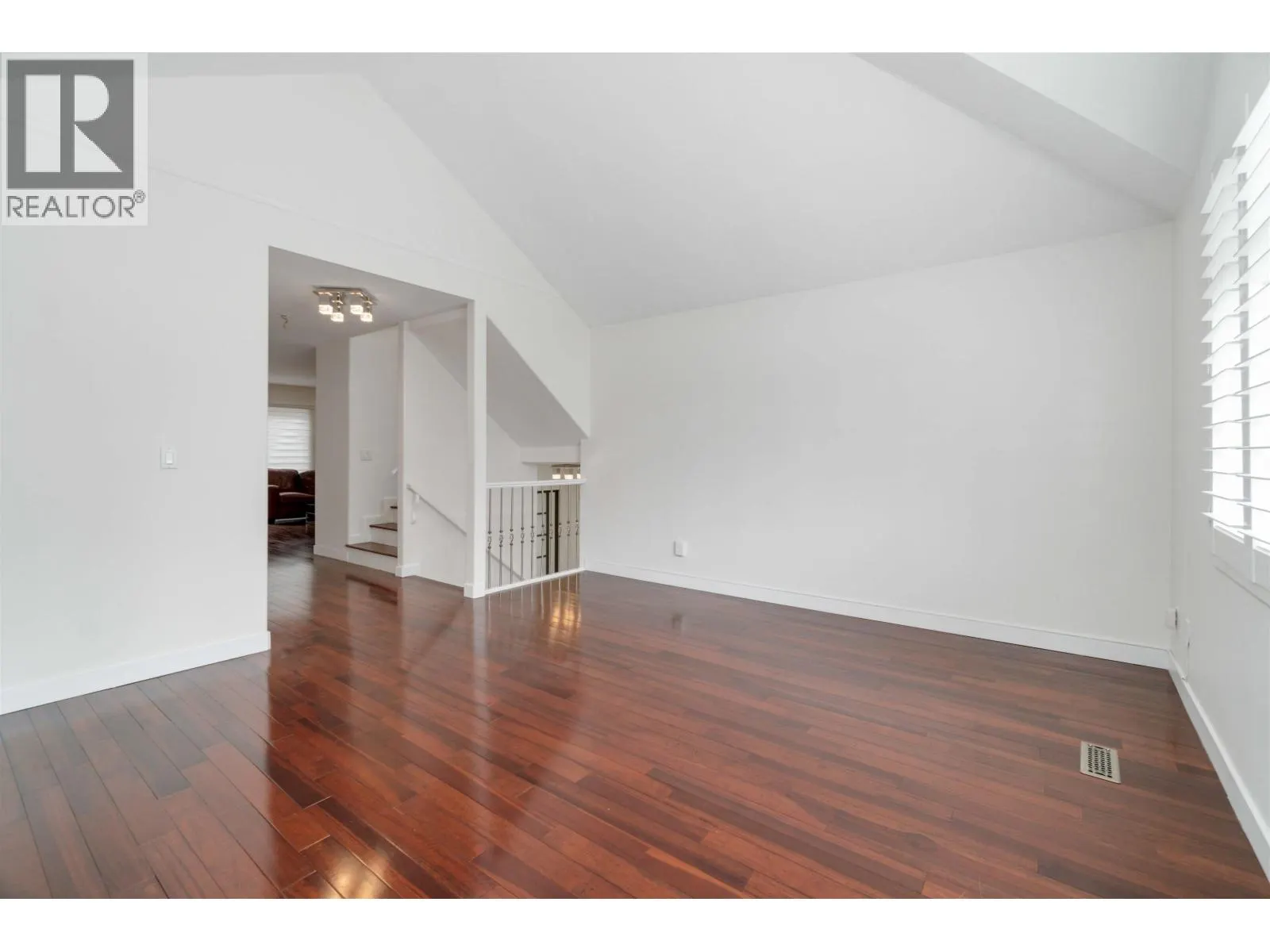 1633 PLATEAU CRESCENT