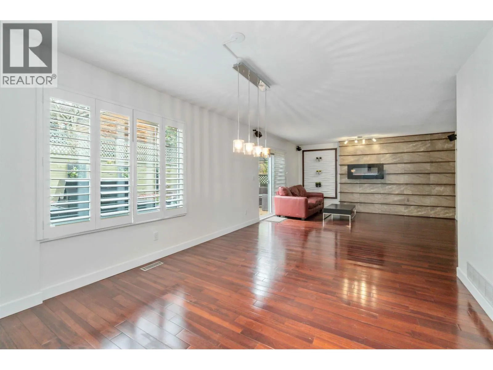 1633 PLATEAU CRESCENT