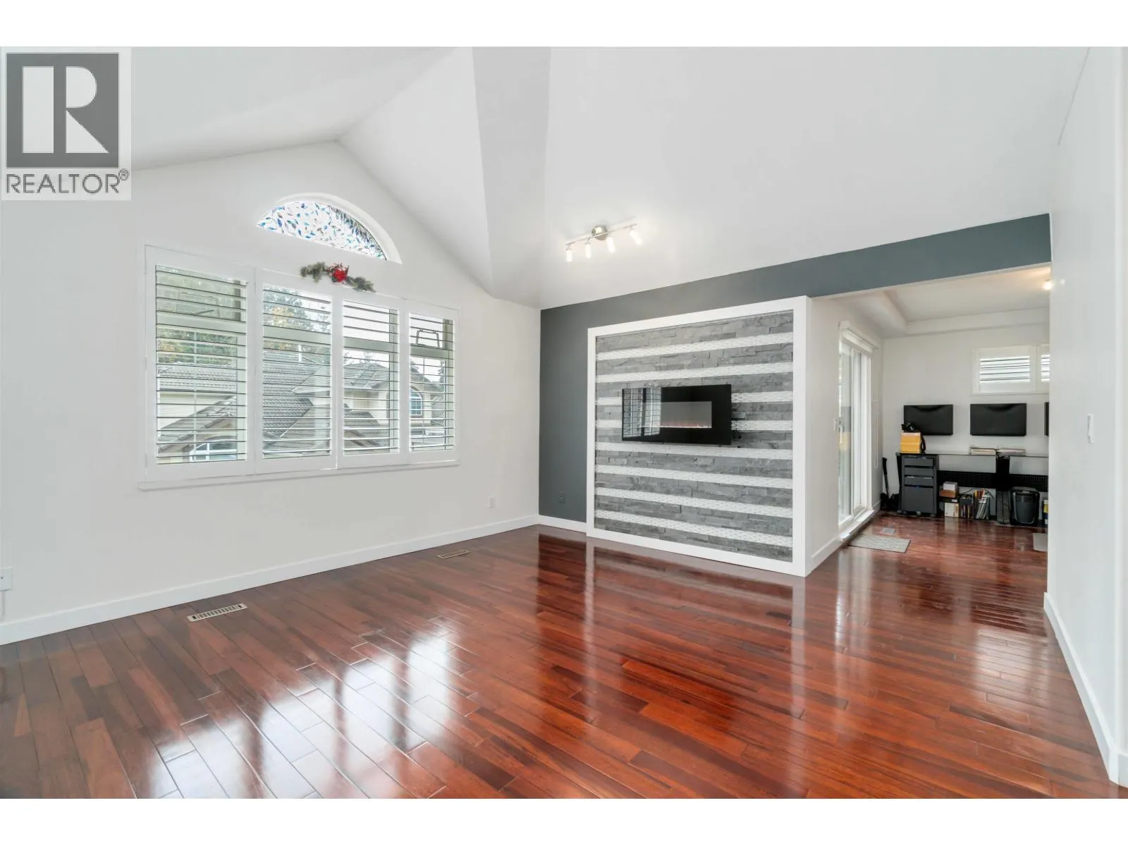 1633 PLATEAU CRESCENT