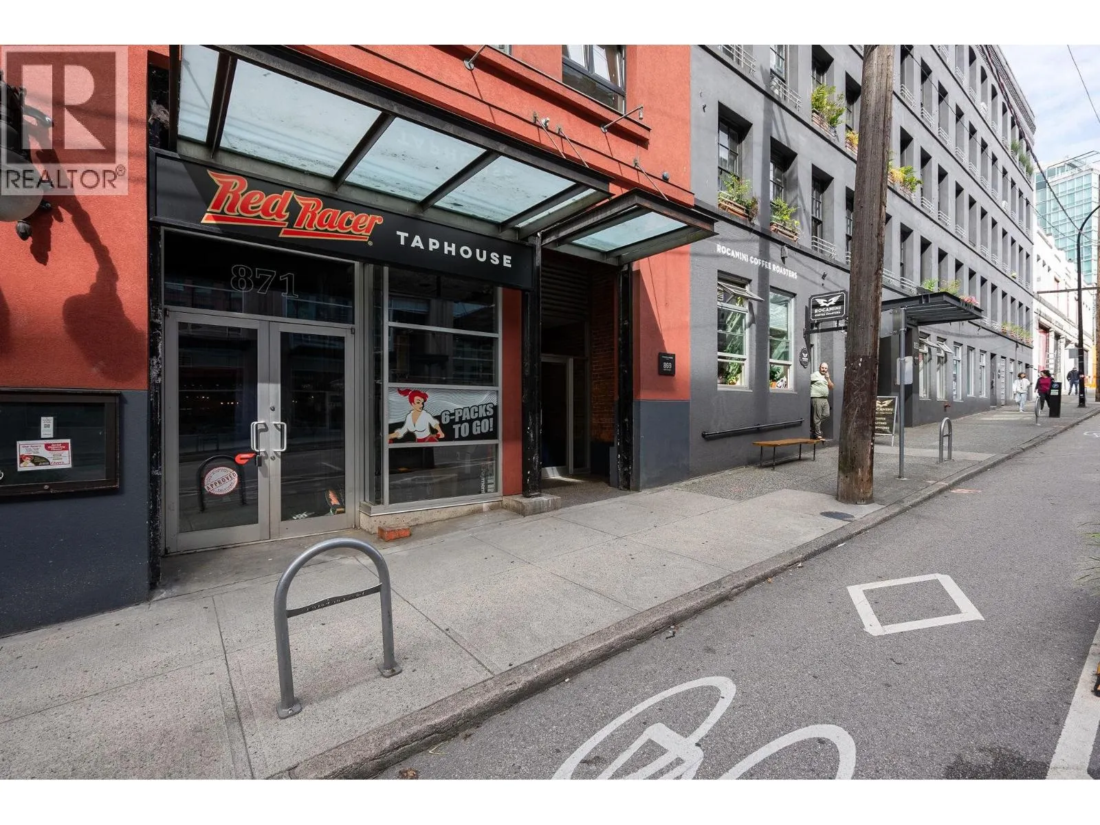 201 869 BEATTY STREET