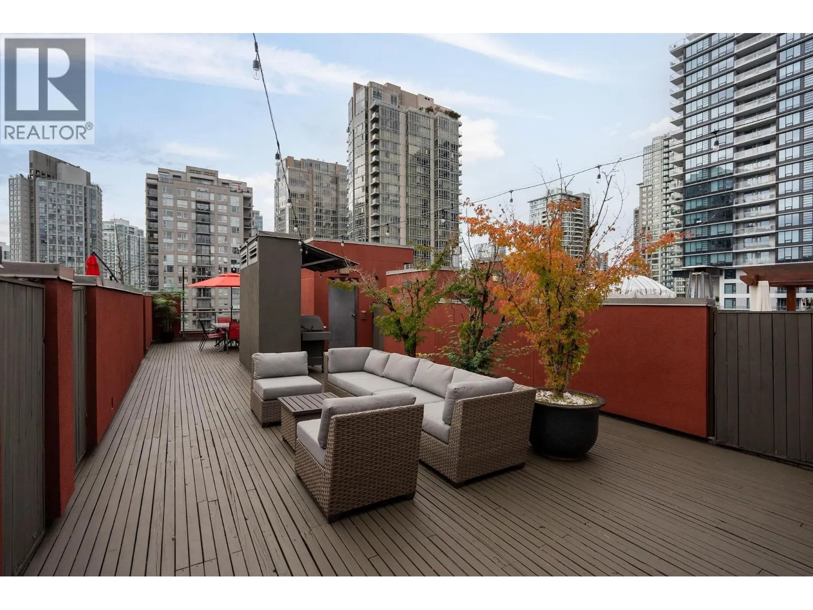201 869 BEATTY STREET
