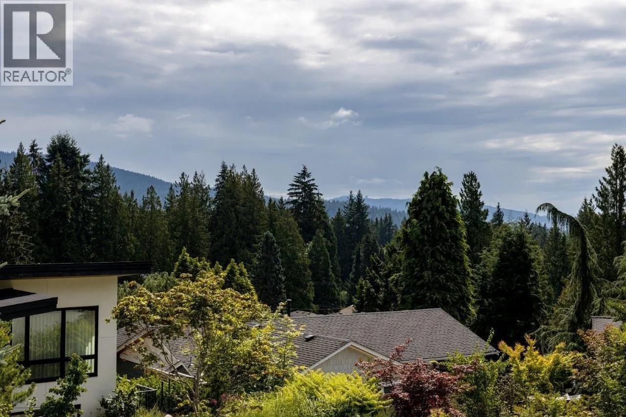 4577 MEADOWBANK CLOSE