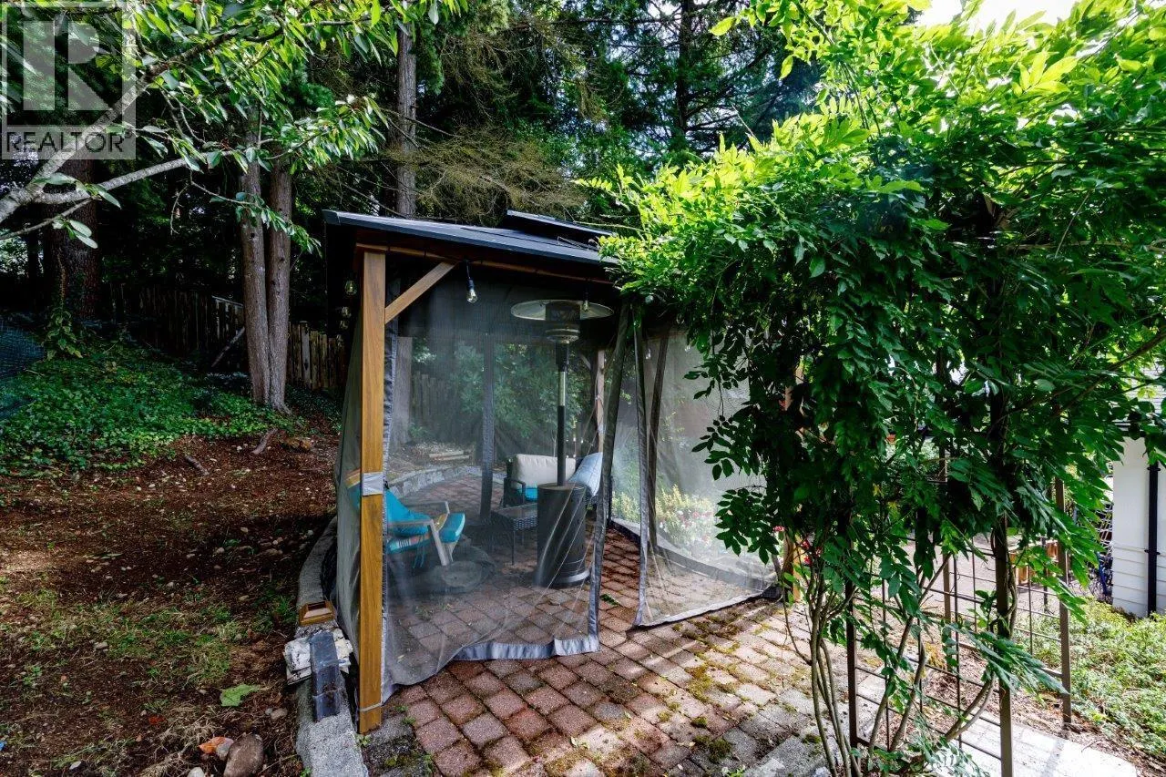 4577 MEADOWBANK CLOSE