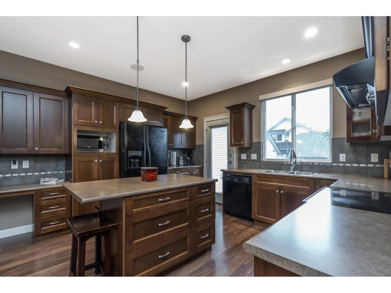 19088 68A AVENUE