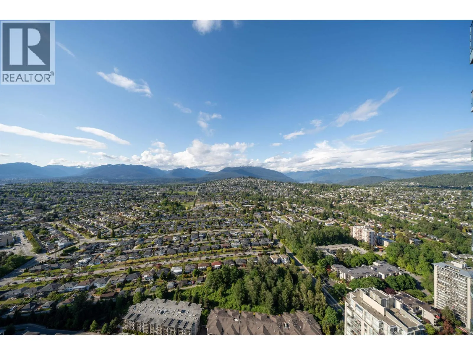 5302 4880 LOUGHEED HIGHWAY