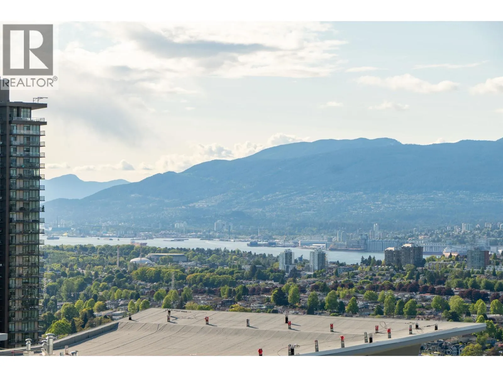 5302 4880 LOUGHEED HIGHWAY