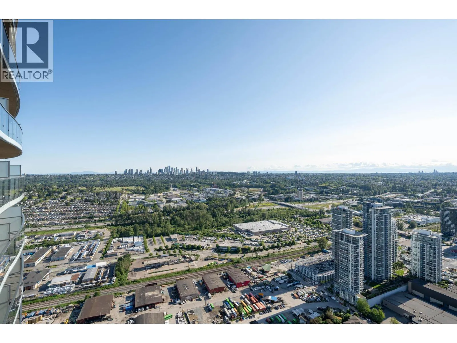 5302 4880 LOUGHEED HIGHWAY