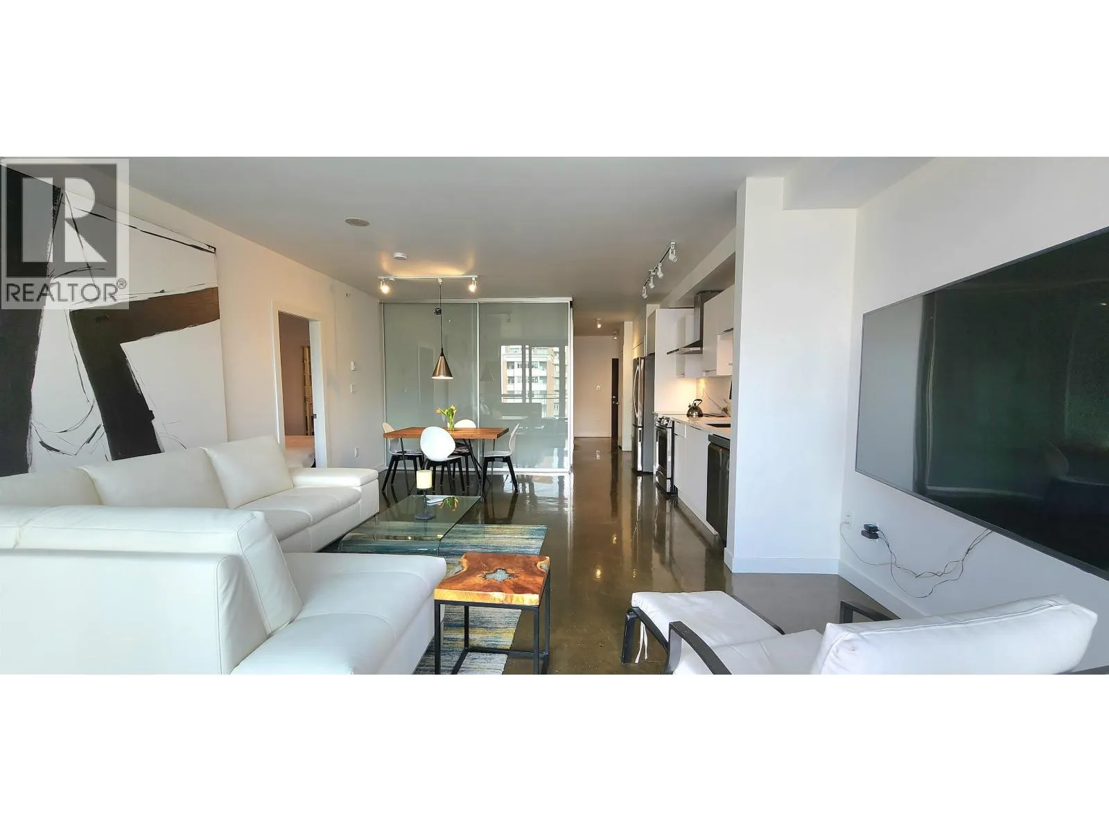 714 221 UNION STREET
