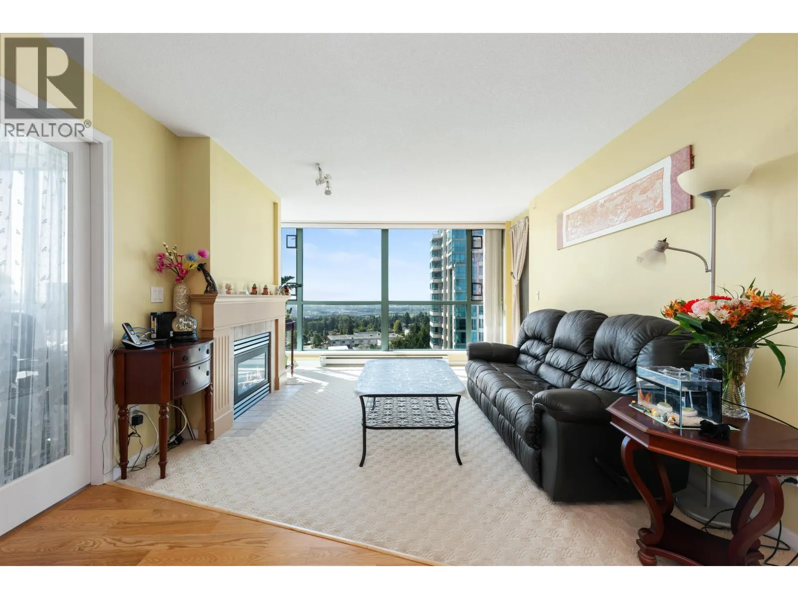 1203 6611 SOUTHOAKS CRESCENT