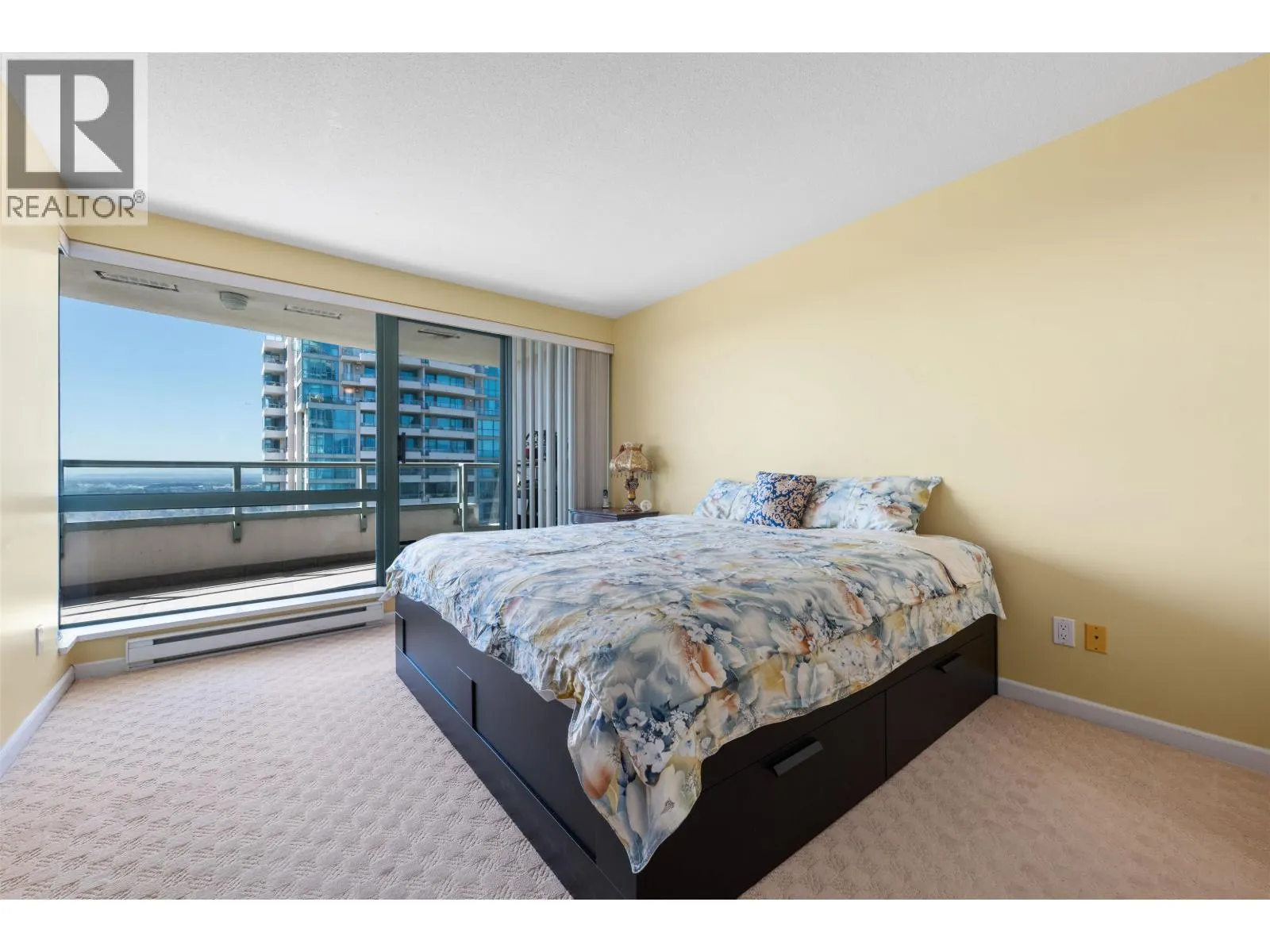 1203 6611 SOUTHOAKS CRESCENT