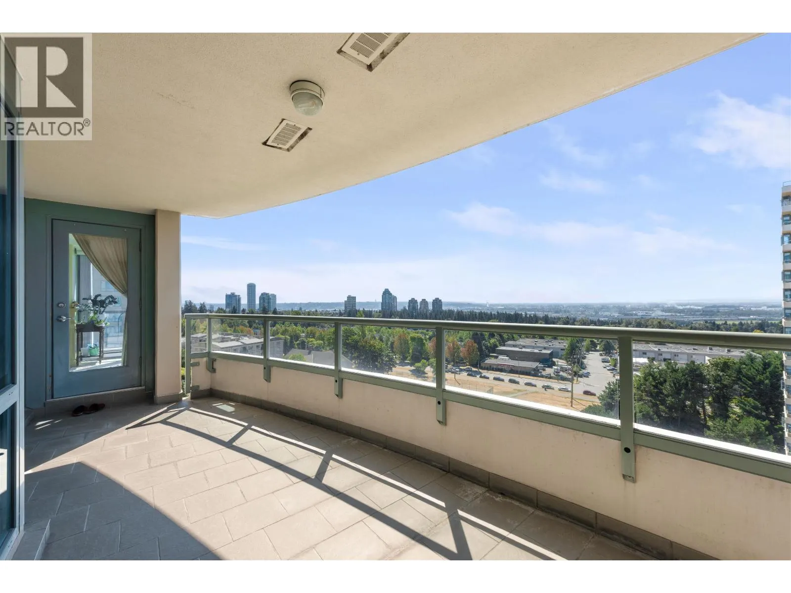 1203 6611 SOUTHOAKS CRESCENT