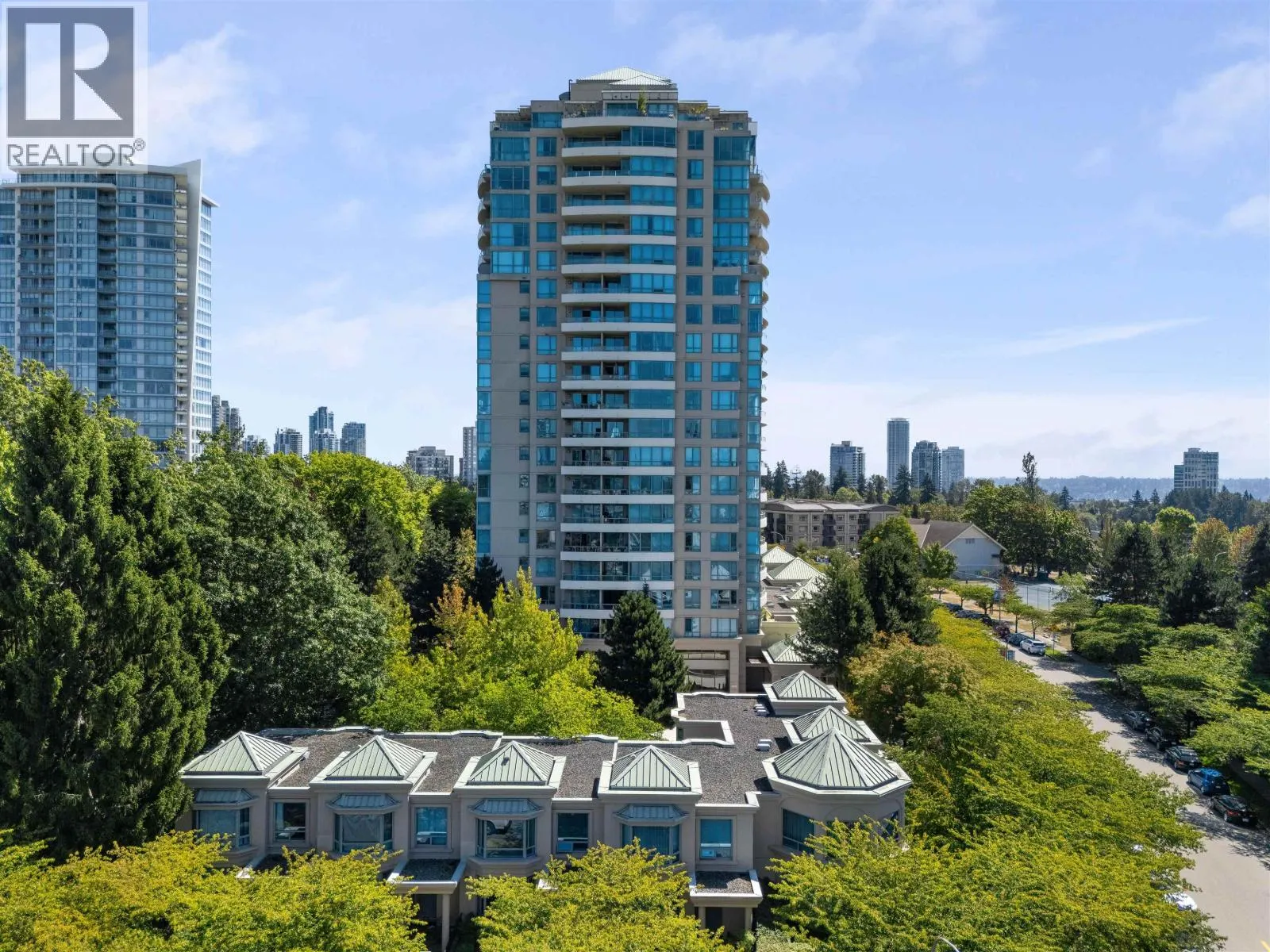1203 6611 SOUTHOAKS CRESCENT