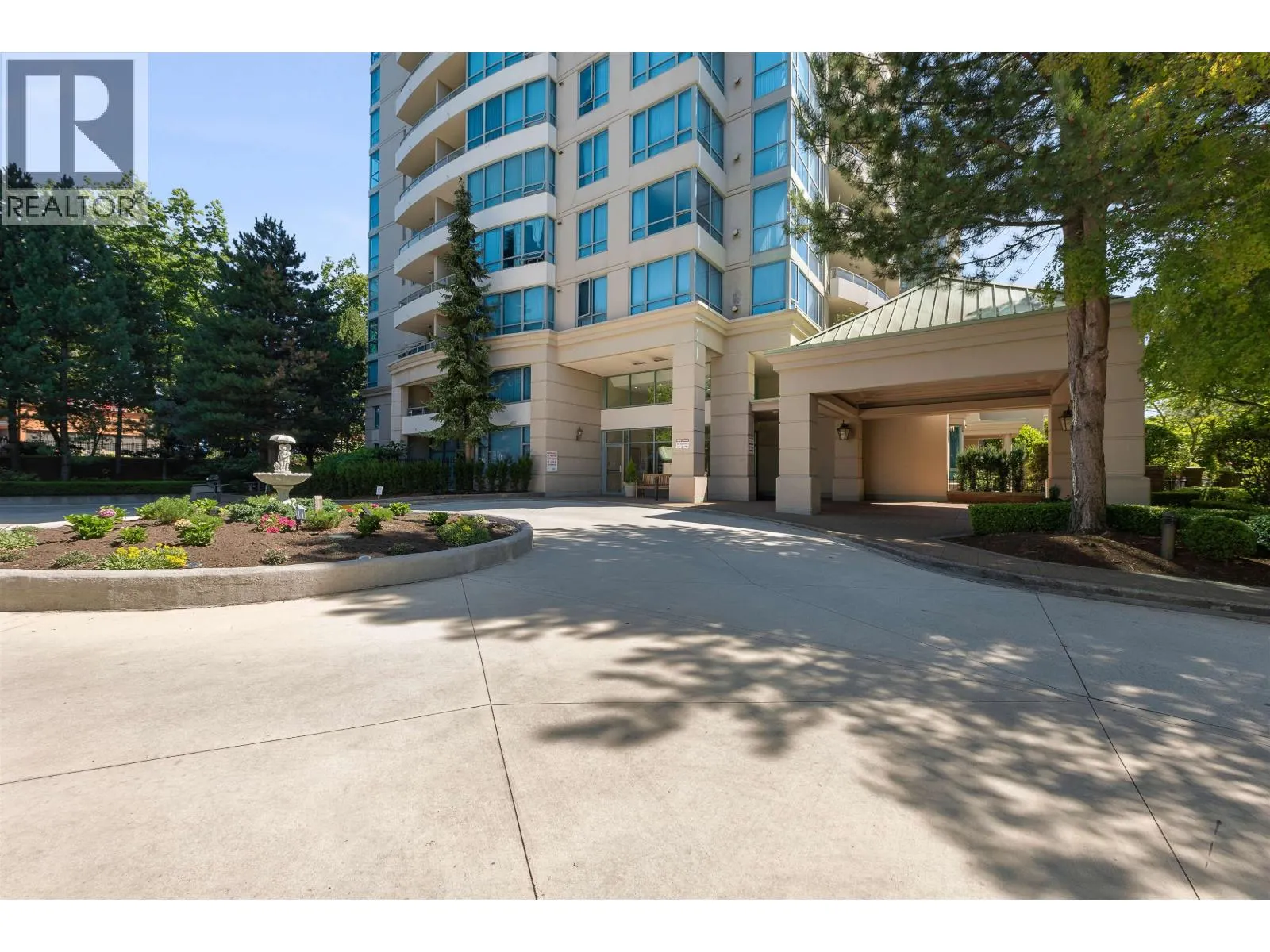 1203 6611 SOUTHOAKS CRESCENT
