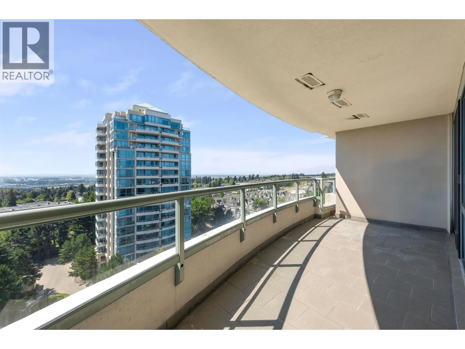 1203 6611 SOUTHOAKS CRESCENT