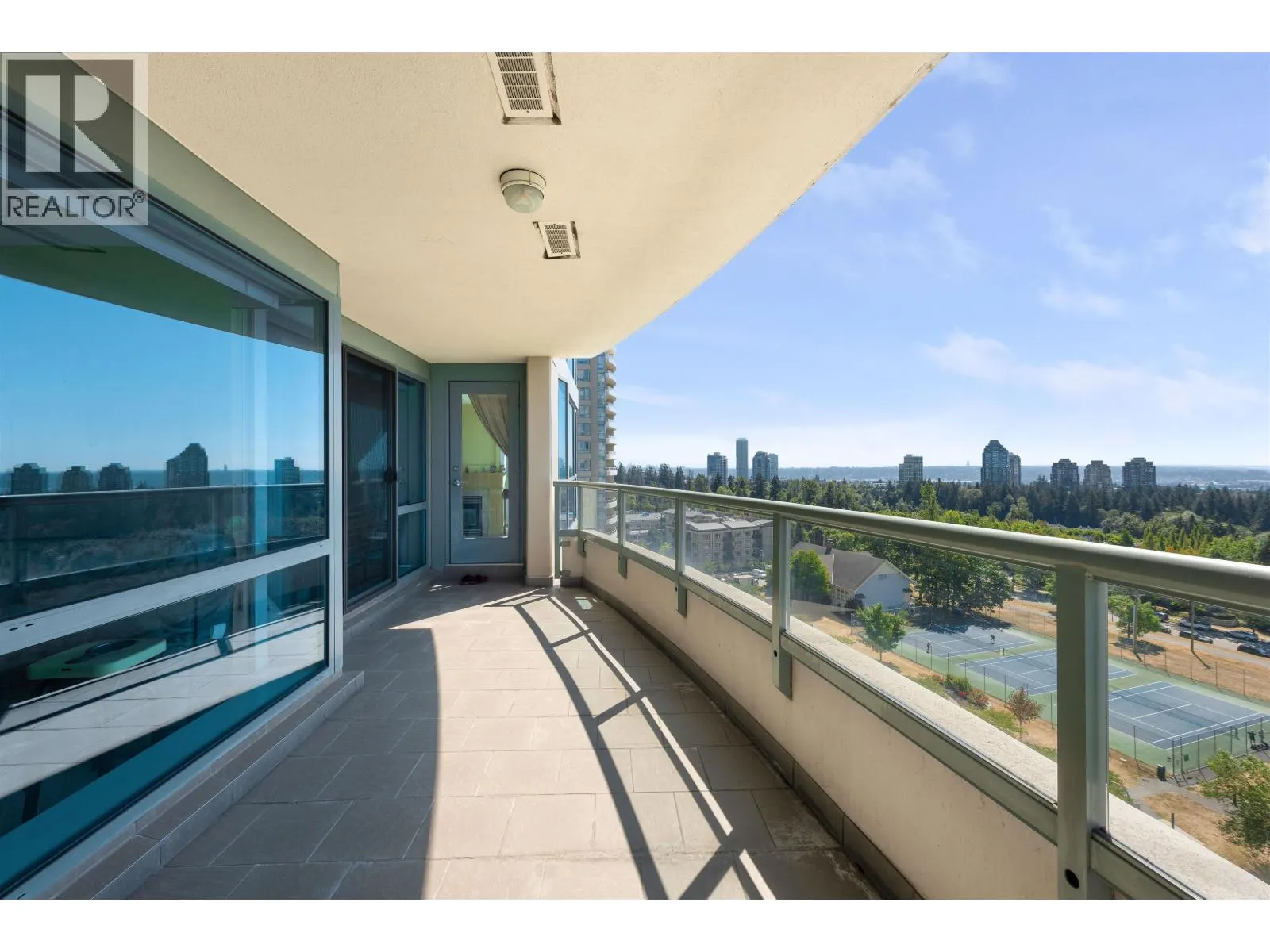 1203 6611 SOUTHOAKS CRESCENT