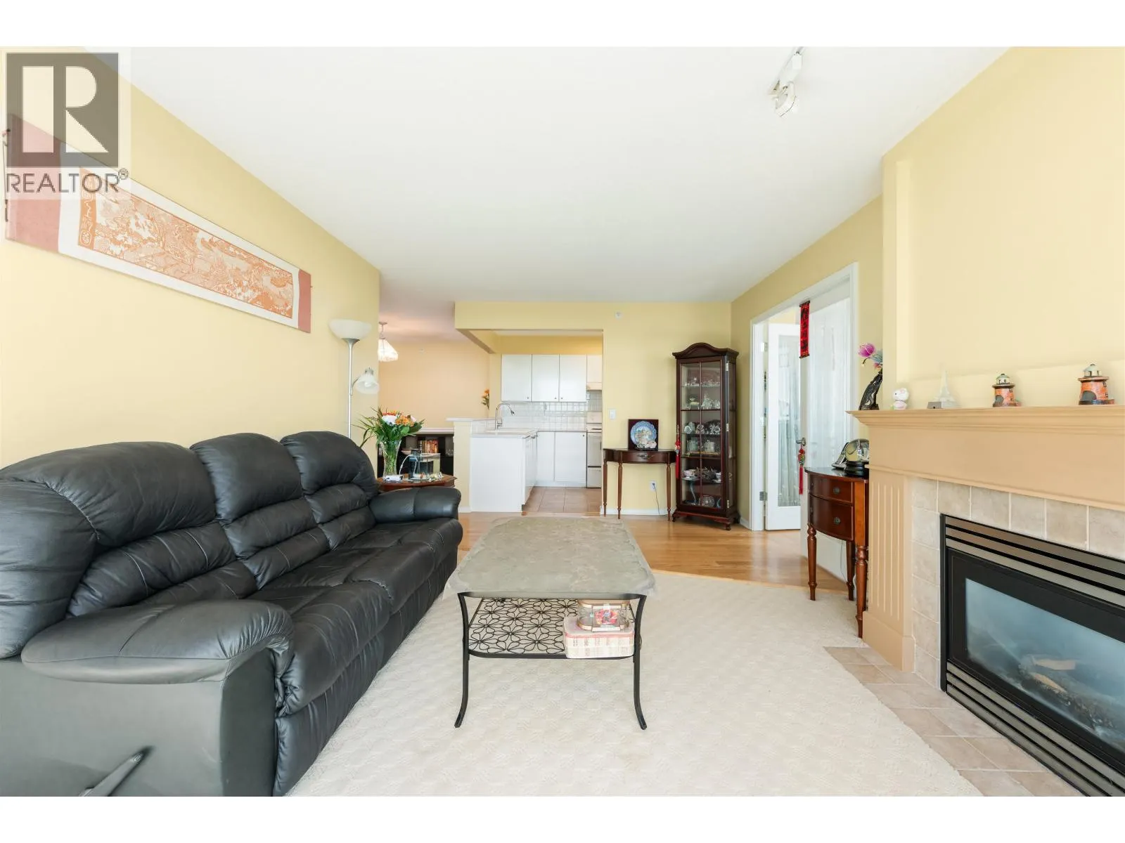 1203 6611 SOUTHOAKS CRESCENT