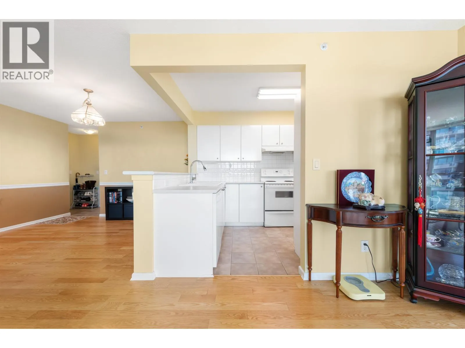 1203 6611 SOUTHOAKS CRESCENT