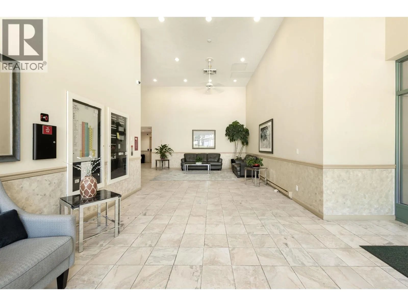 1203 6611 SOUTHOAKS CRESCENT