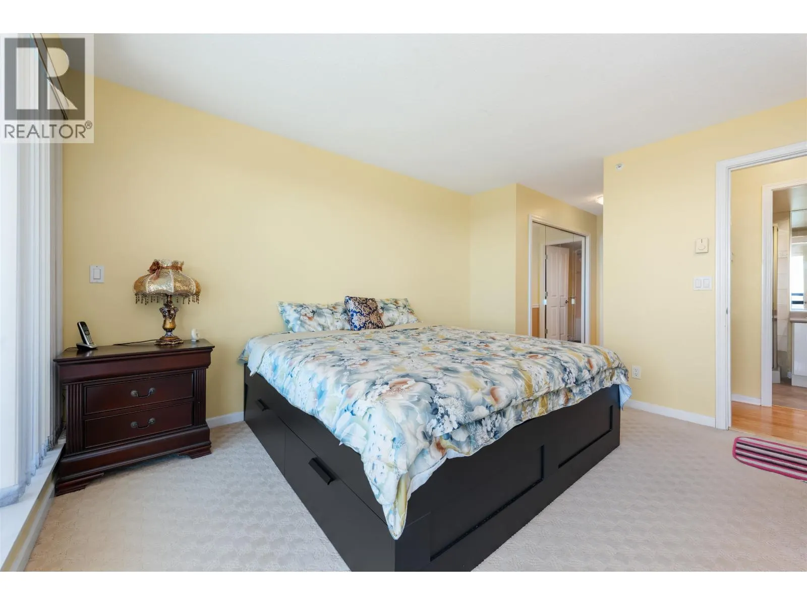 1203 6611 SOUTHOAKS CRESCENT