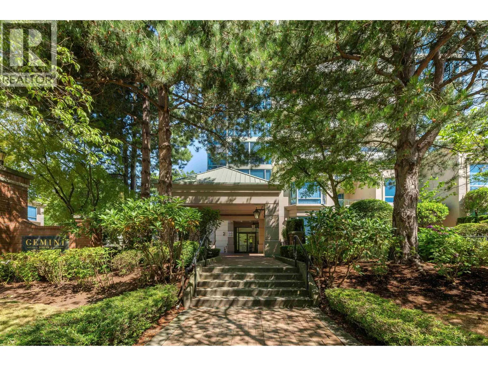 1203 6611 SOUTHOAKS CRESCENT