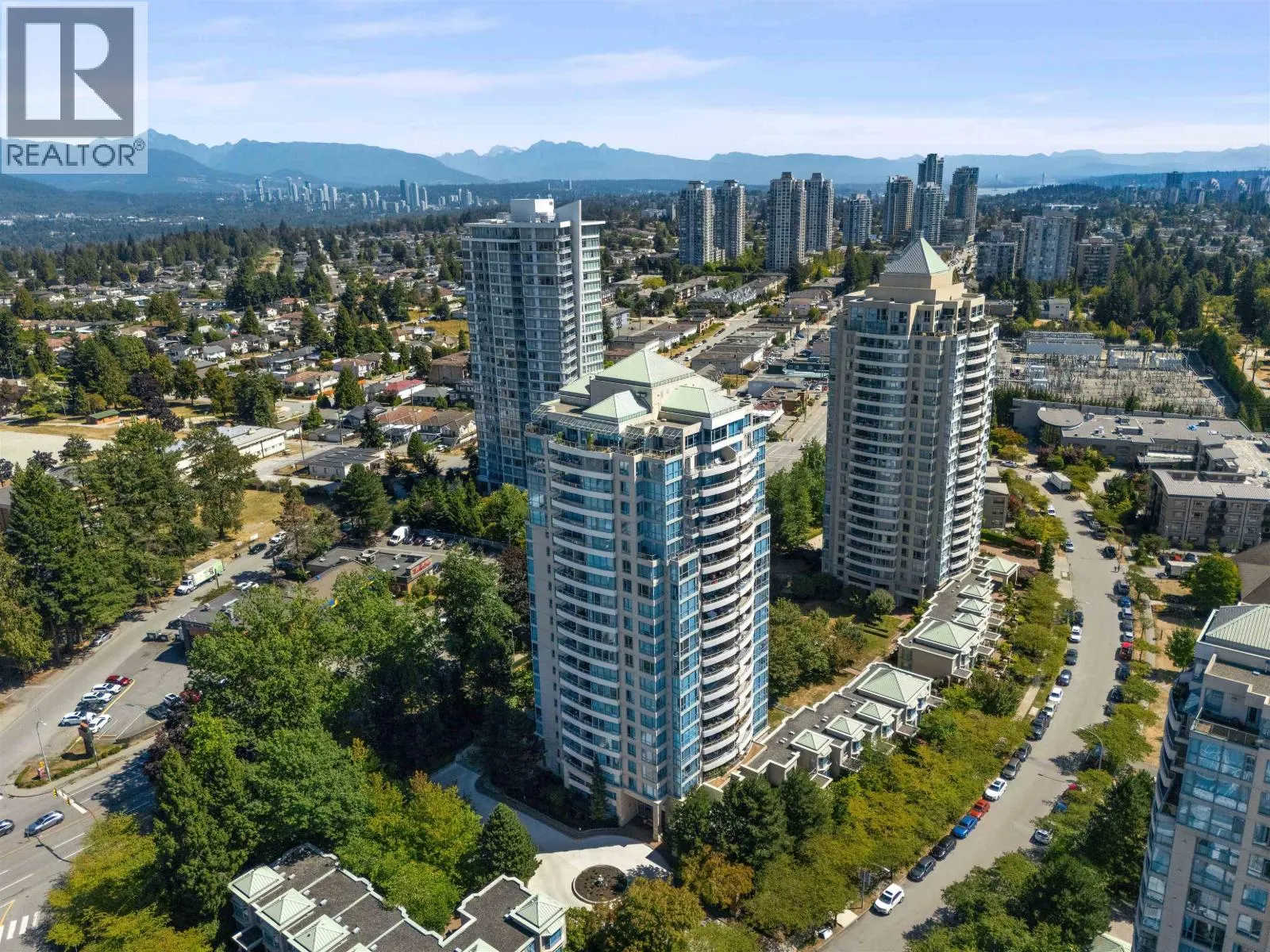 1203 6611 SOUTHOAKS CRESCENT