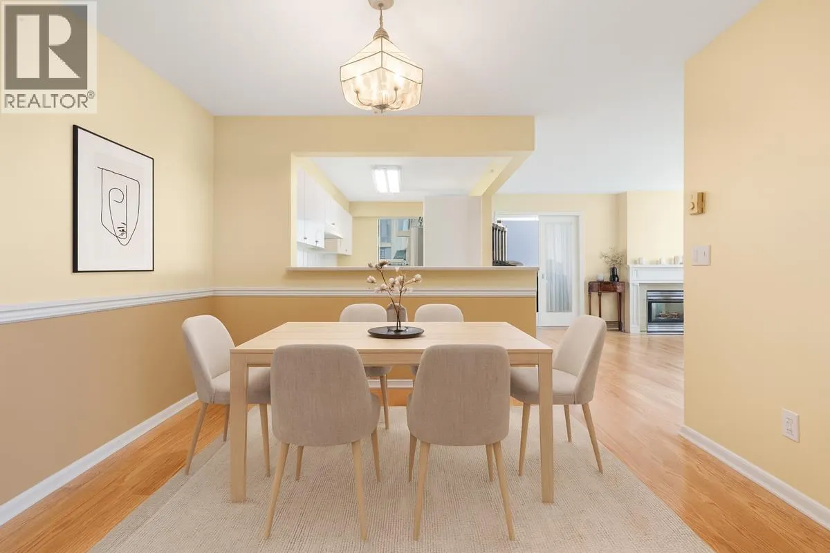 1203 6611 SOUTHOAKS CRESCENT
