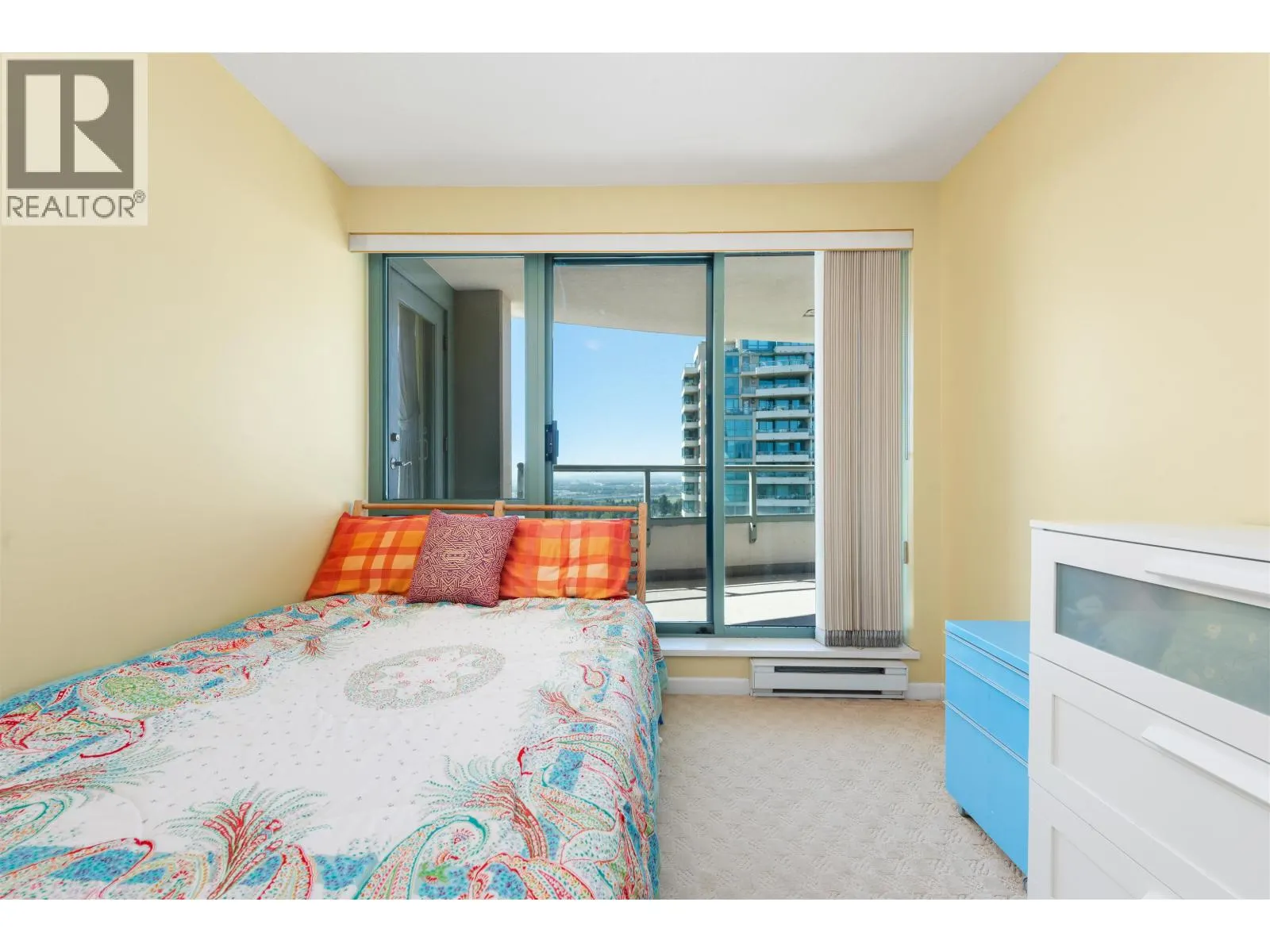 1203 6611 SOUTHOAKS CRESCENT