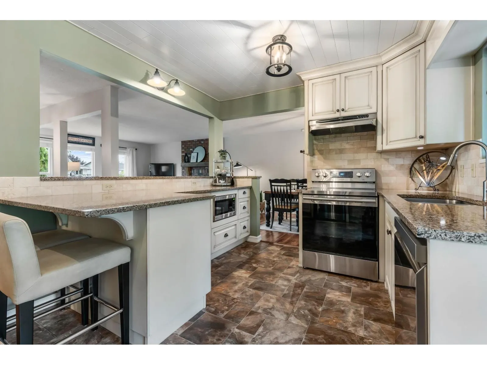 6481 WILTSHIRE STREET|Sardis South