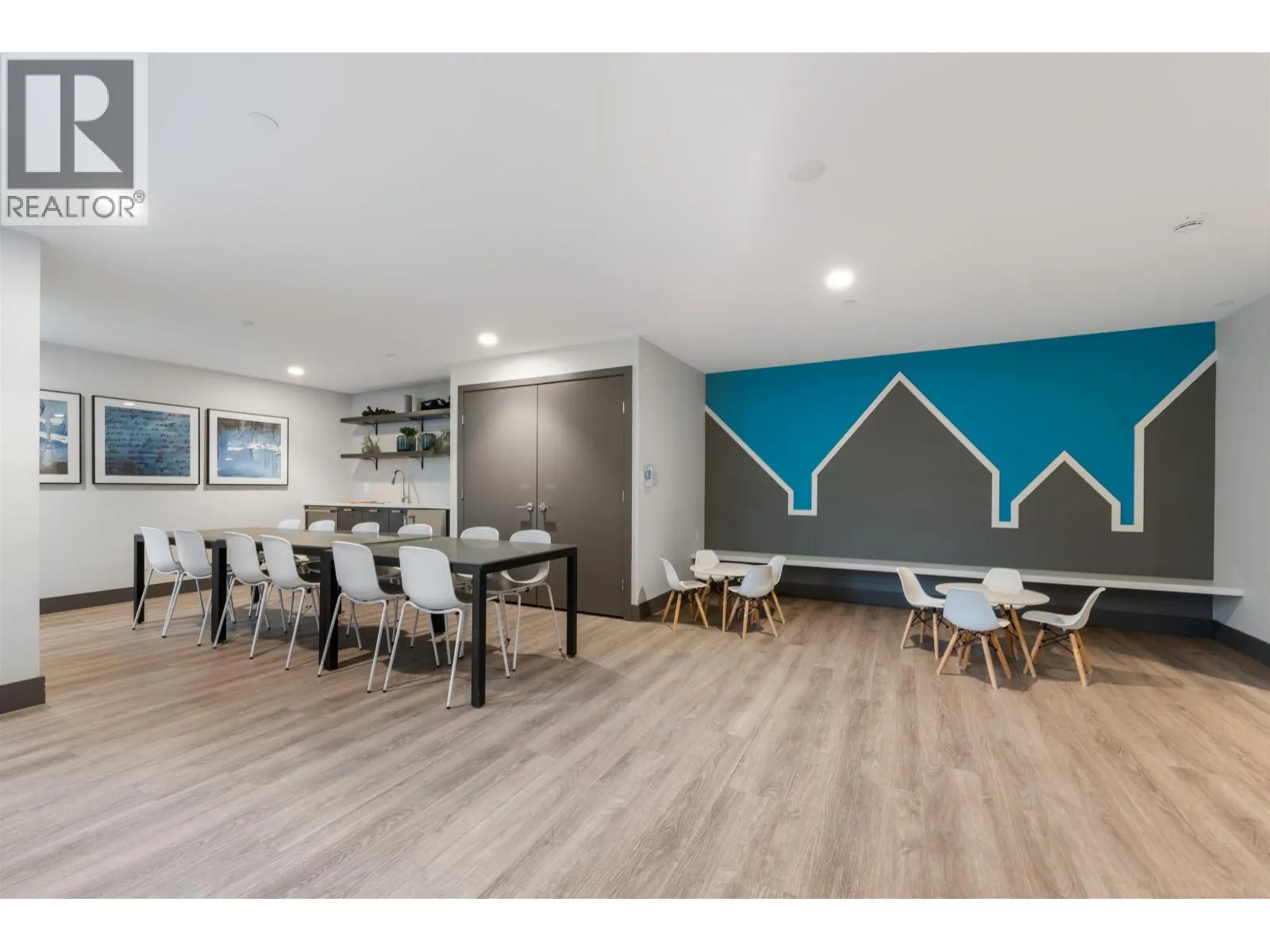 309 3588 SAWMILL CRESCENT