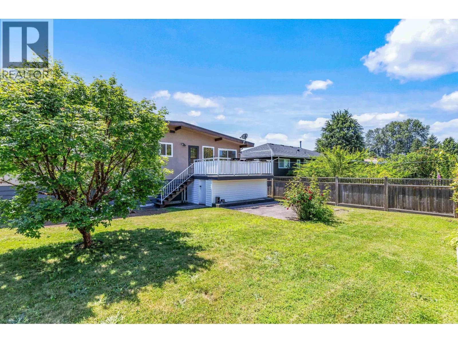 805 EVERETT CRESCENT