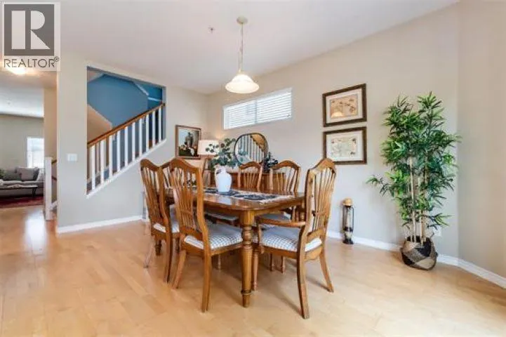 32 1108 RIVERSIDE CLOSE