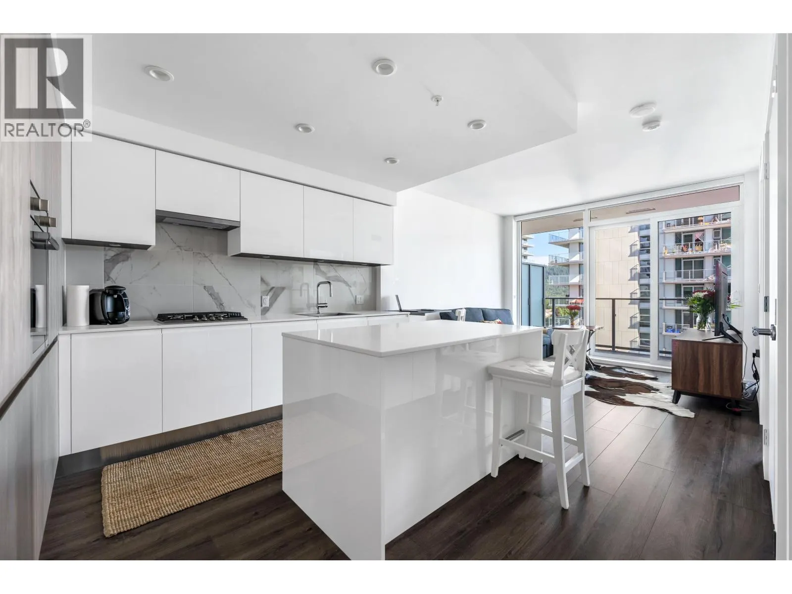 1203 3888 EVERGREEN PLACE