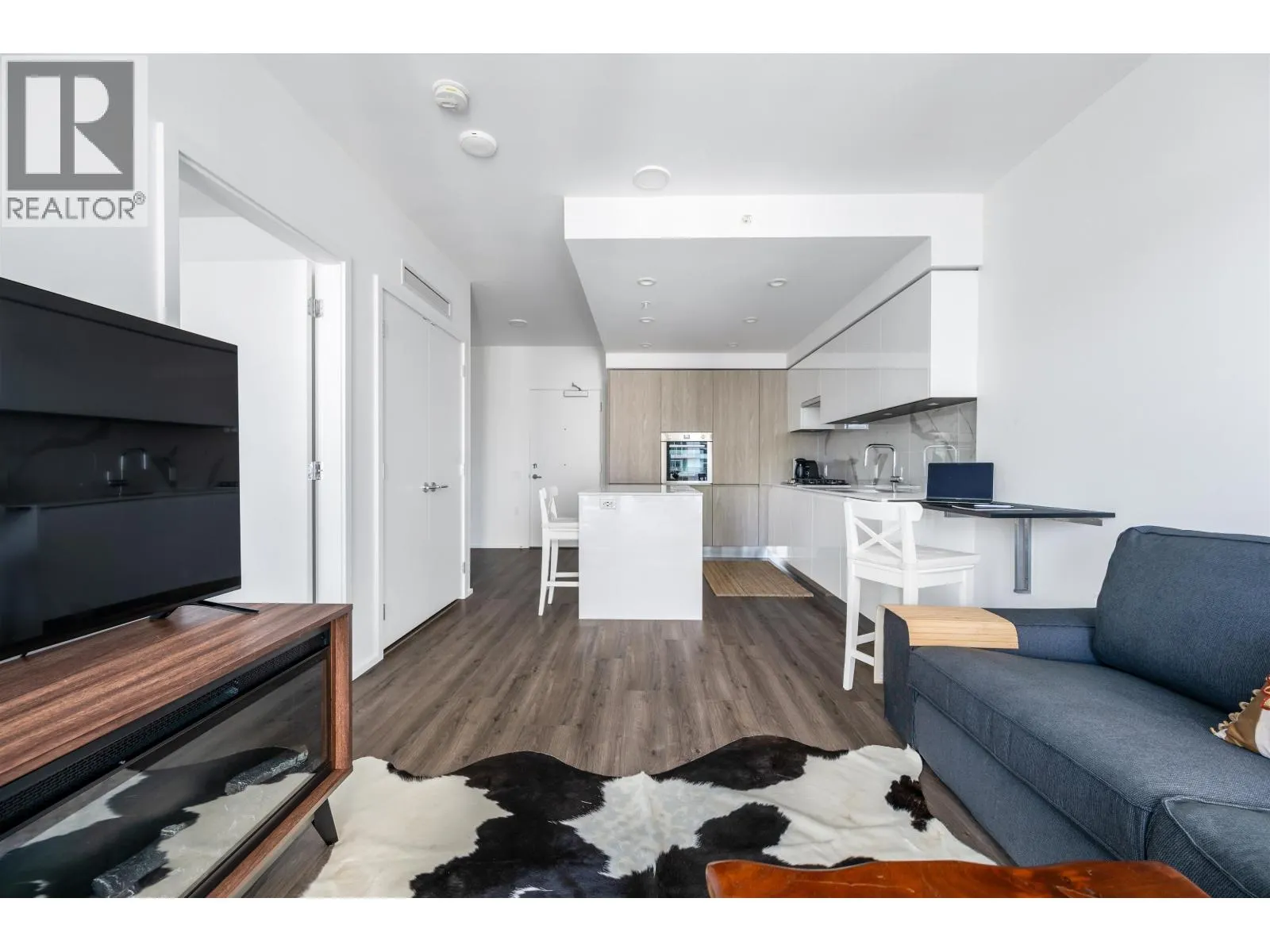 1203 3888 EVERGREEN PLACE
