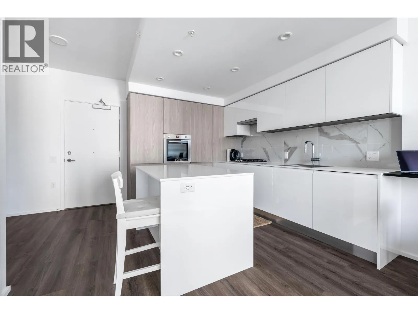 1203 3888 EVERGREEN PLACE