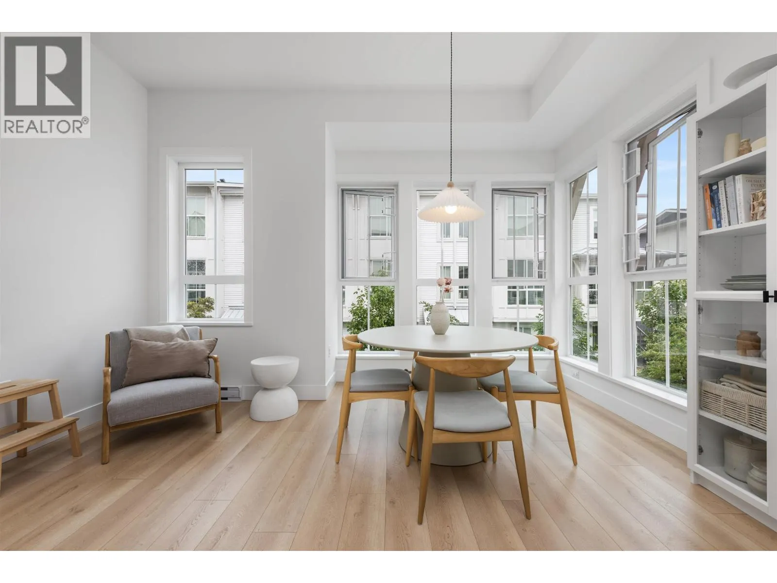 17 4716 ORCA WAY