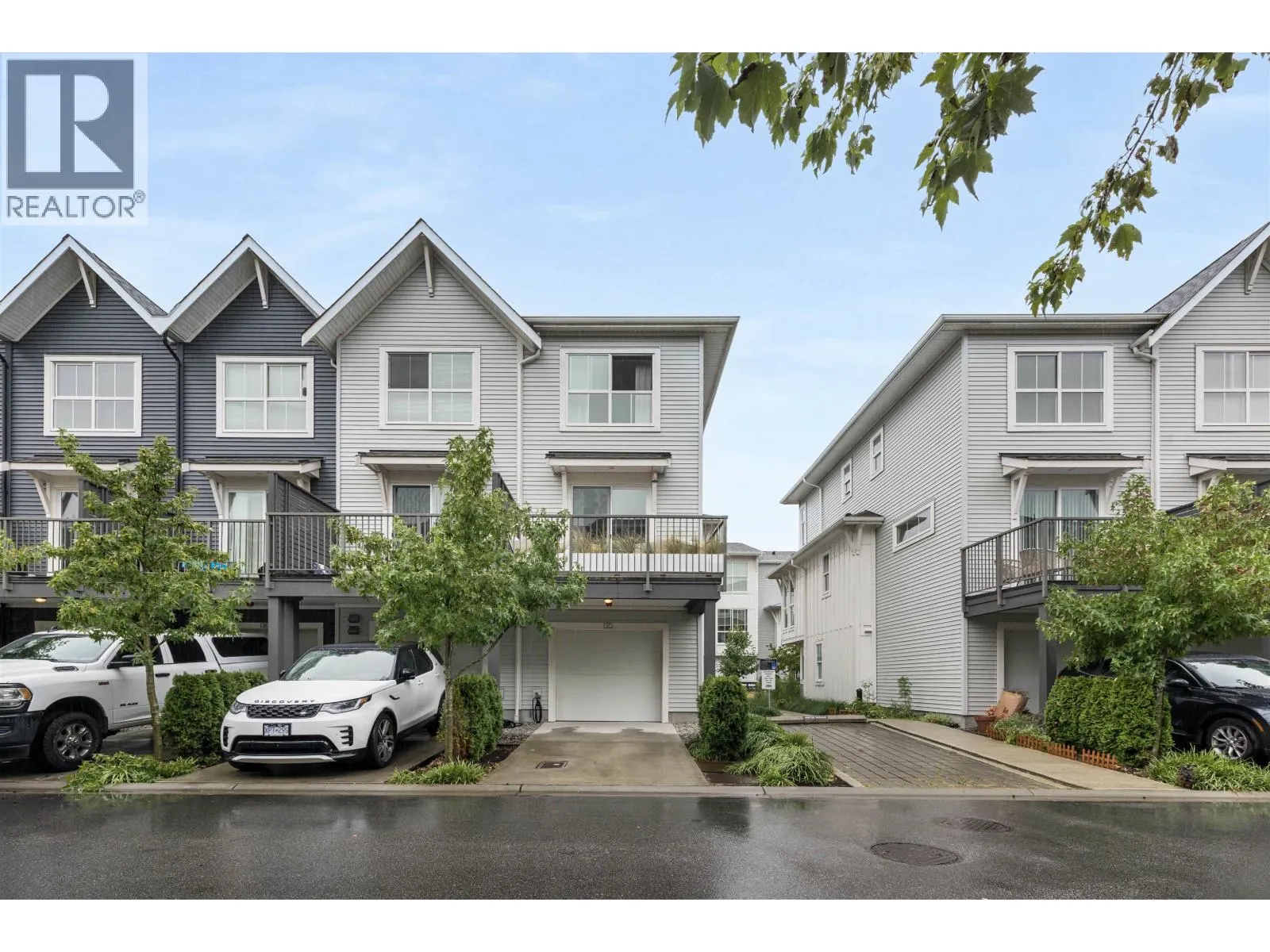 17 4716 ORCA WAY