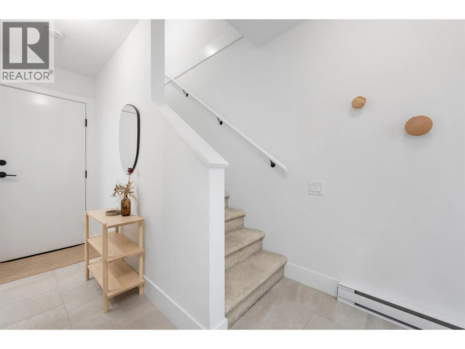 17 4716 ORCA WAY