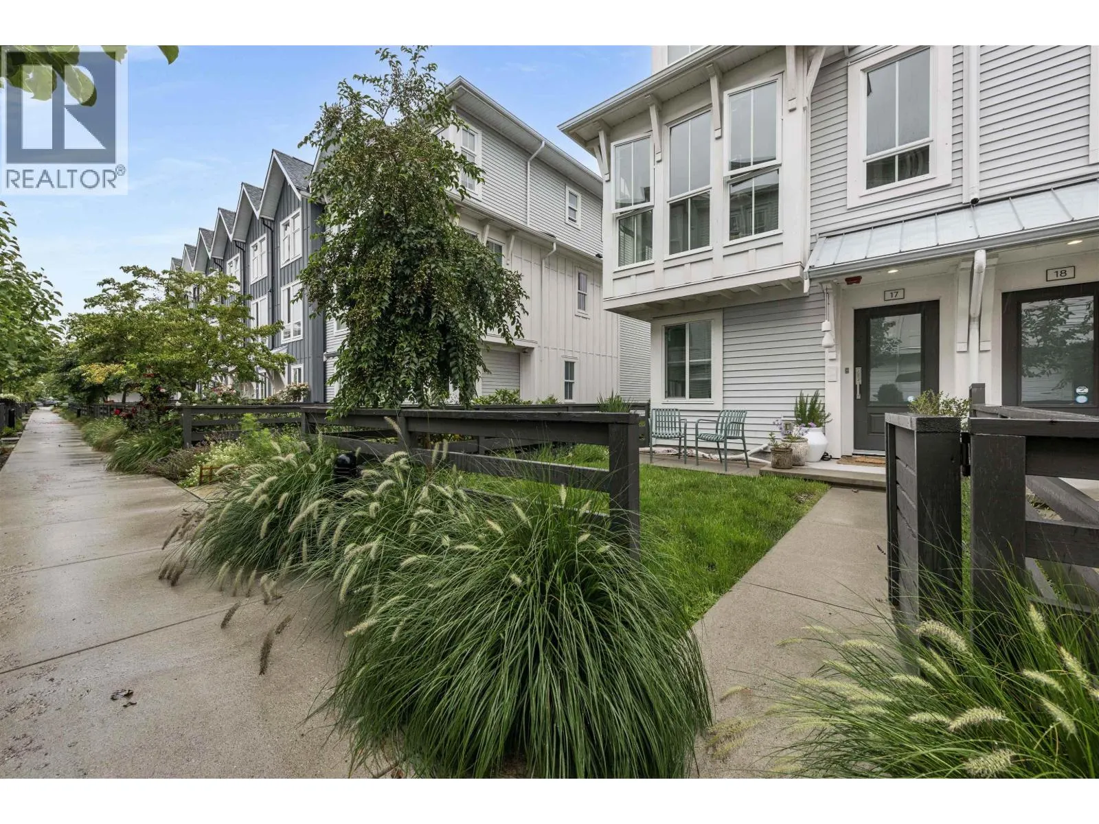17 4716 ORCA WAY