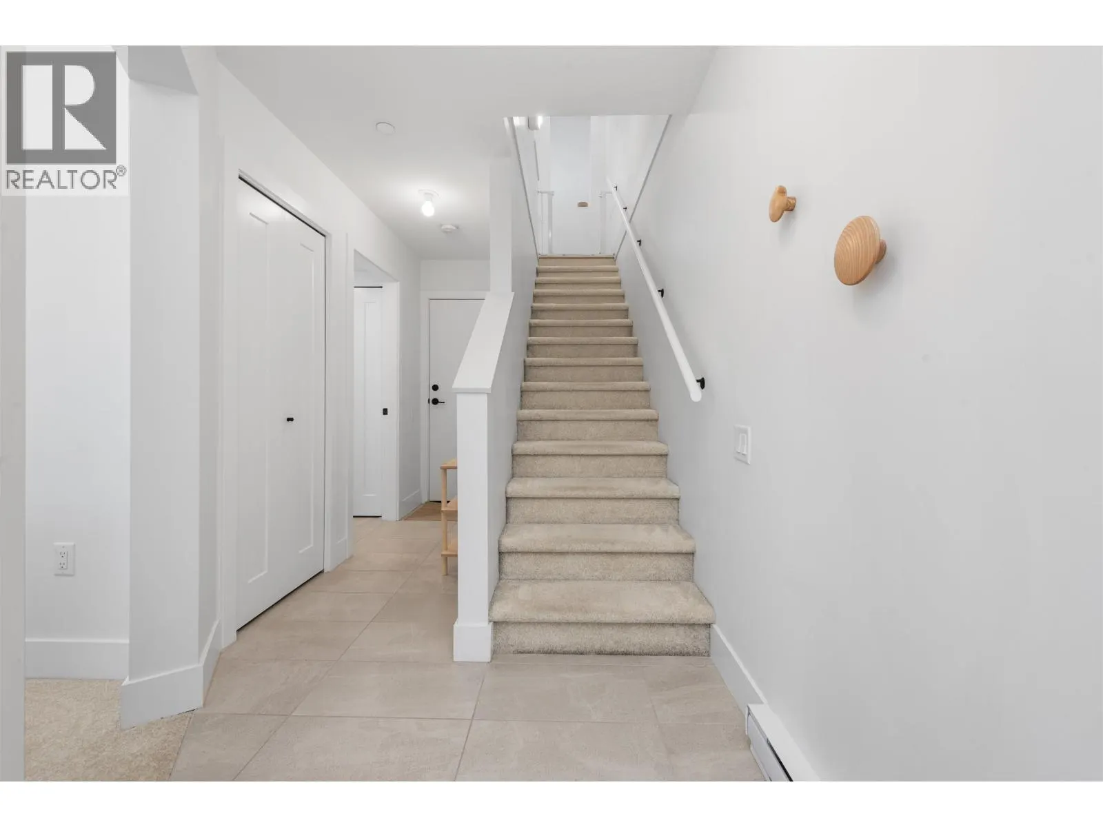 17 4716 ORCA WAY