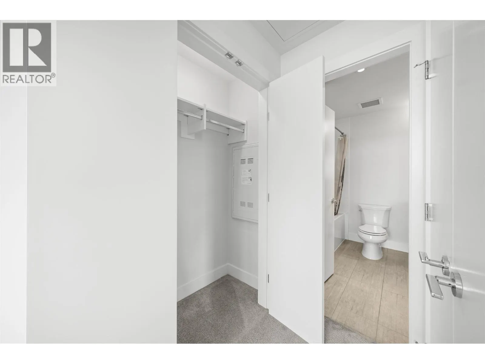 713 258 NELSON'S COURT