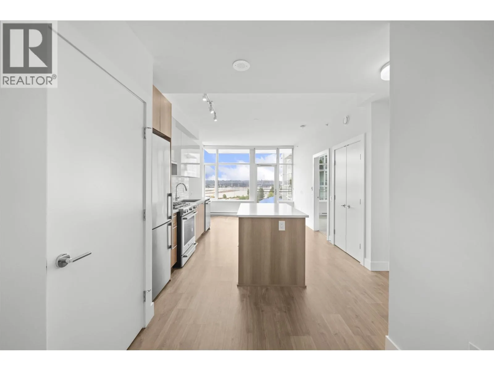 713 258 NELSON'S COURT