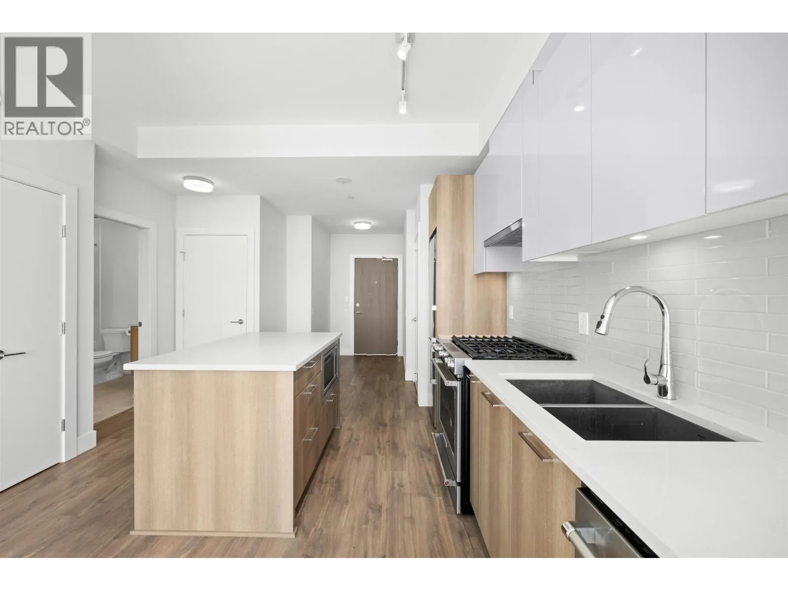 713 258 NELSON'S COURT