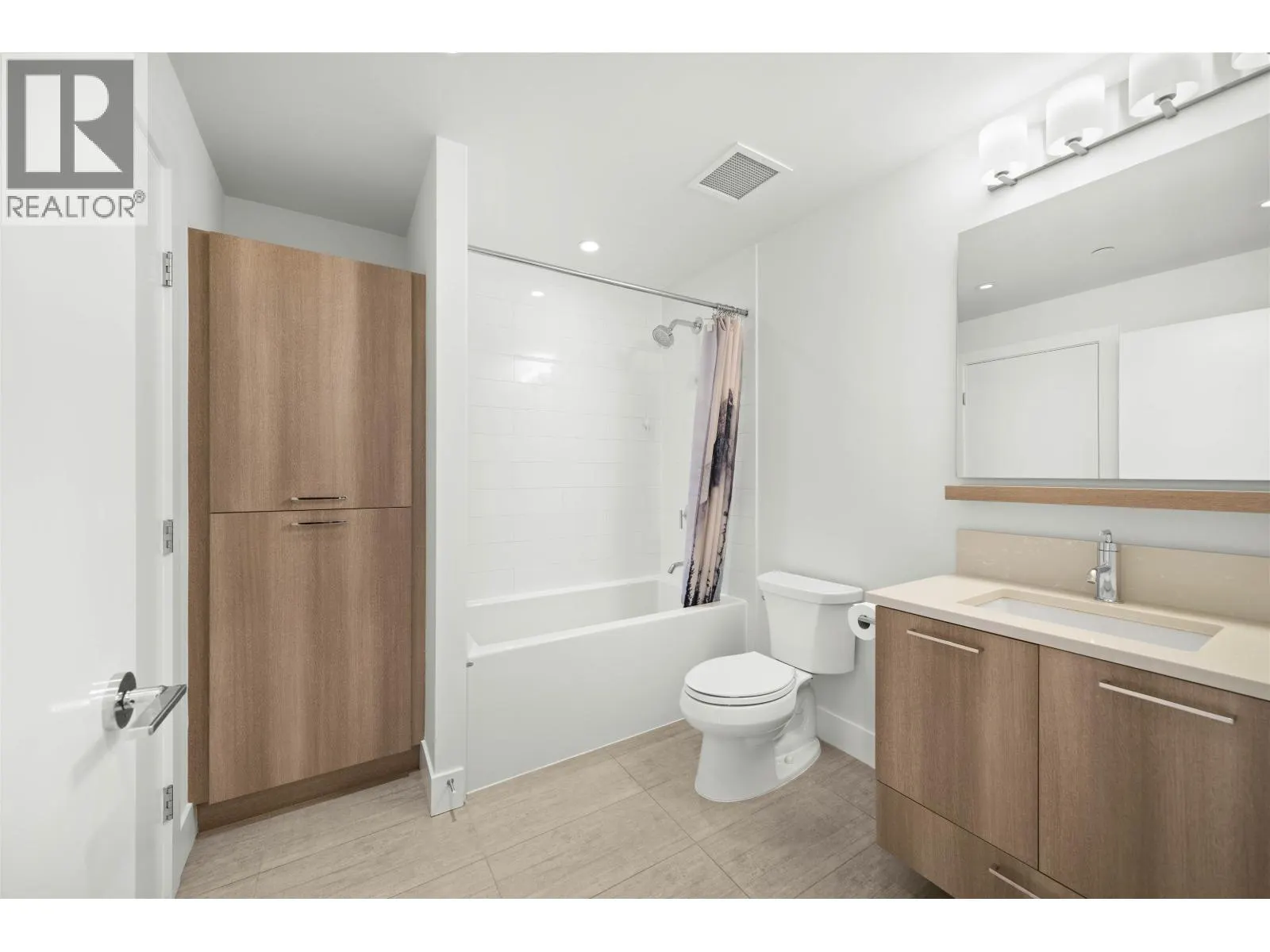 713 258 NELSON'S COURT