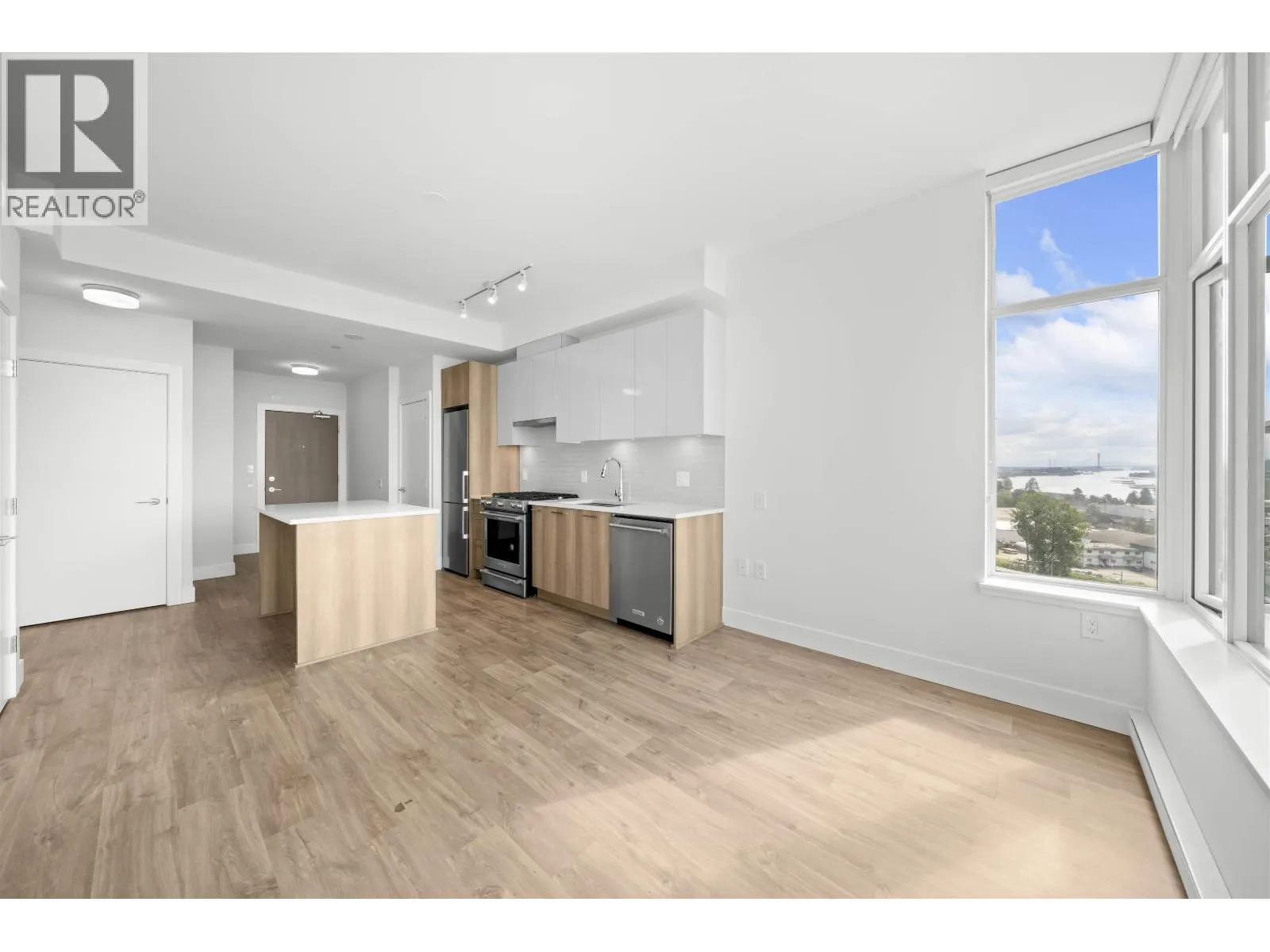 713 258 NELSON'S COURT