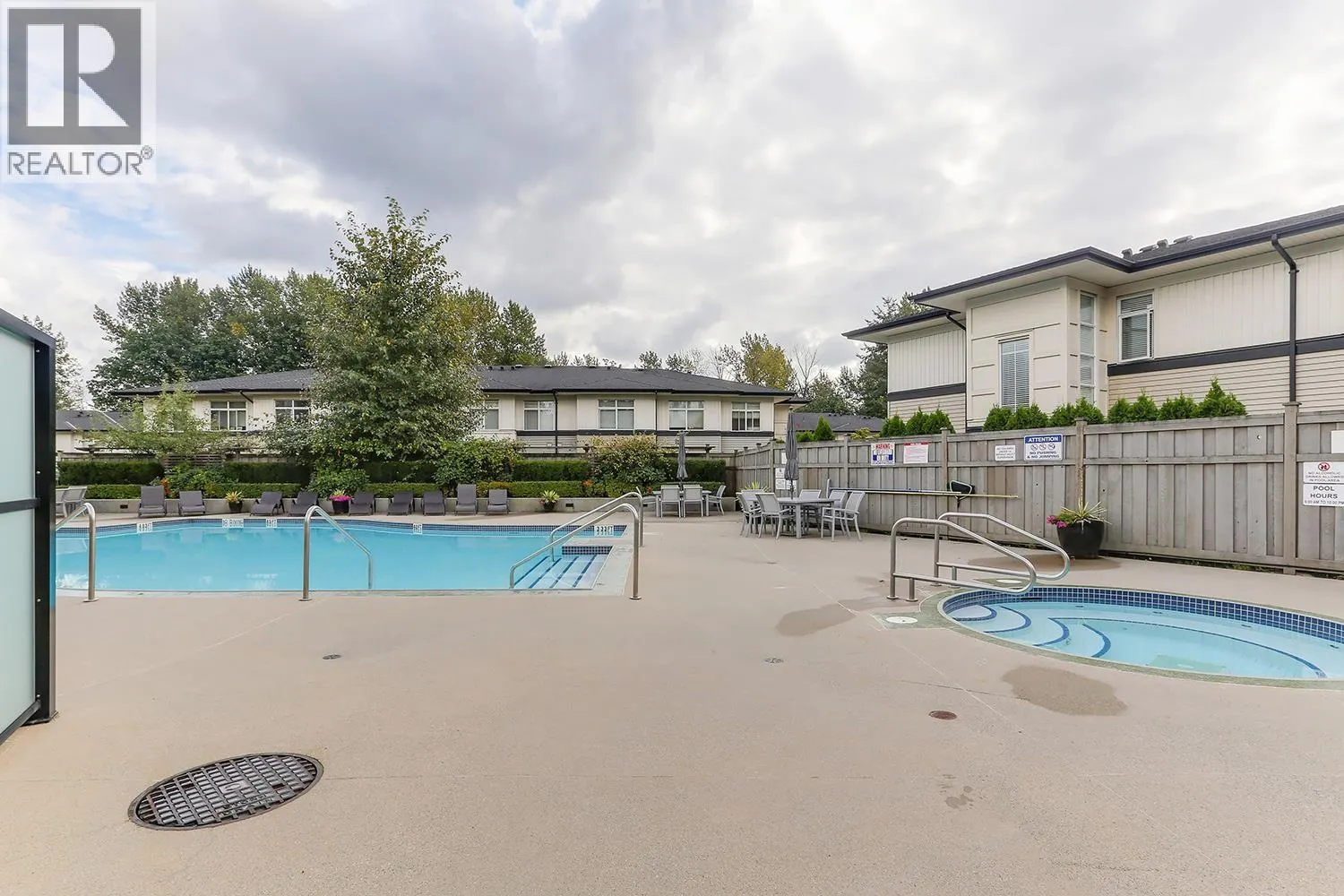 2107 3093 WINDSOR GATE