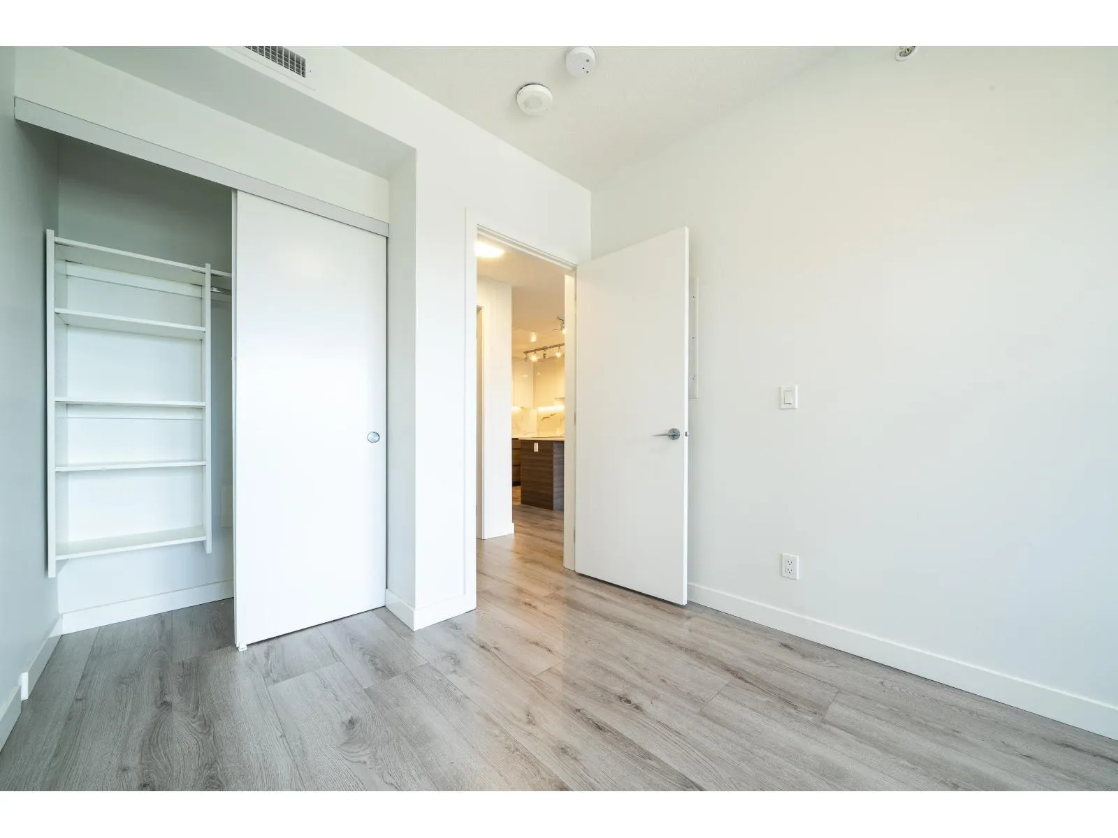 1011 10626 CITY PARKWAY