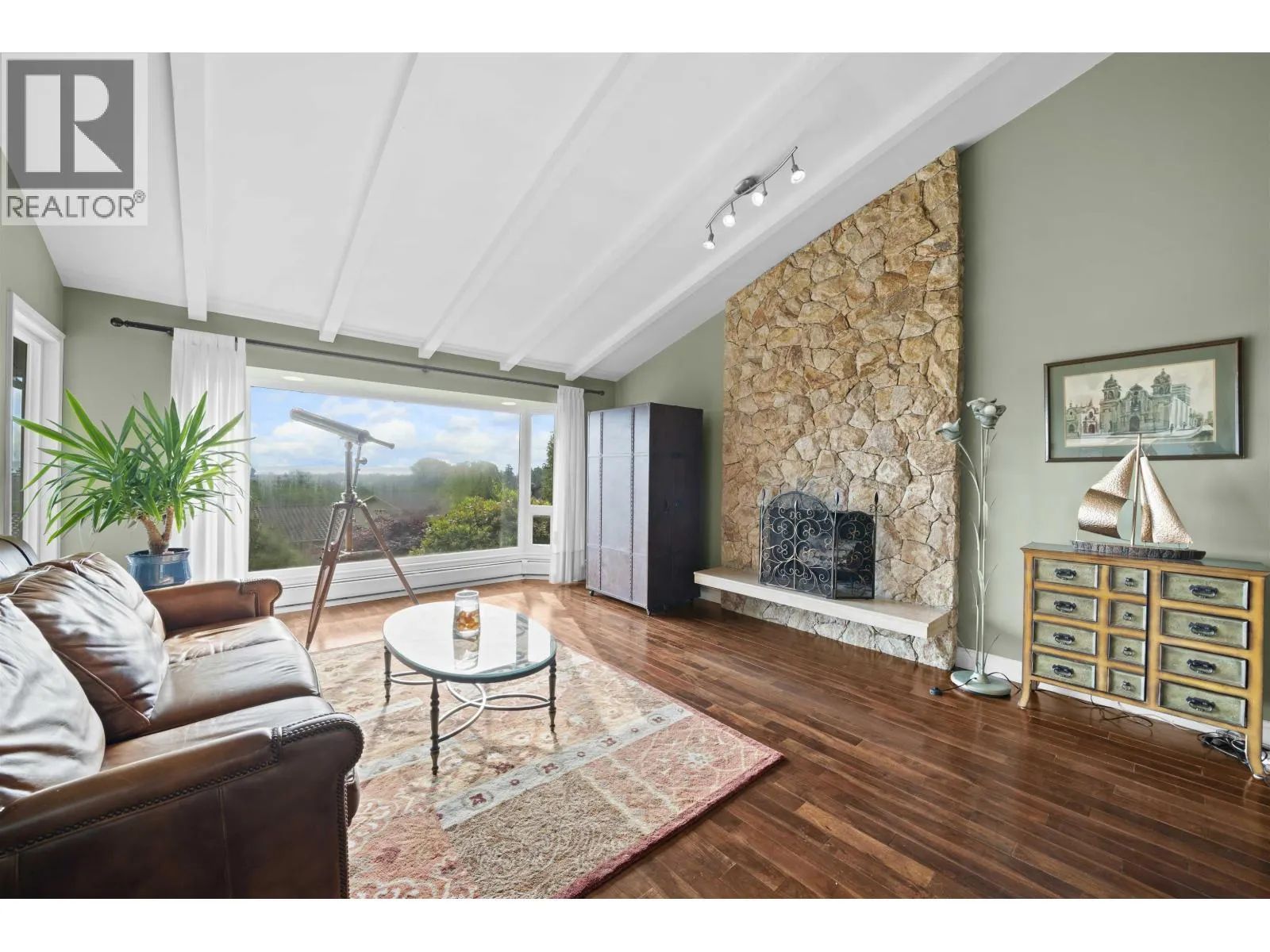 163 WOODLAND DRIVE
